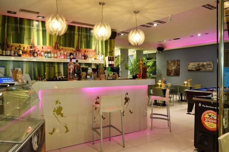 Bar Akatos